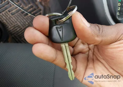 2004 Pontiac Vibe из США, поврежденный, VIN 5Y2SL62804Z471850